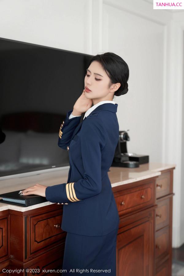 李浅浅  [XiuRen]高清写真图 2023.11.29 No.7737 浅浅Danny 黑丝美腿第17张图片
